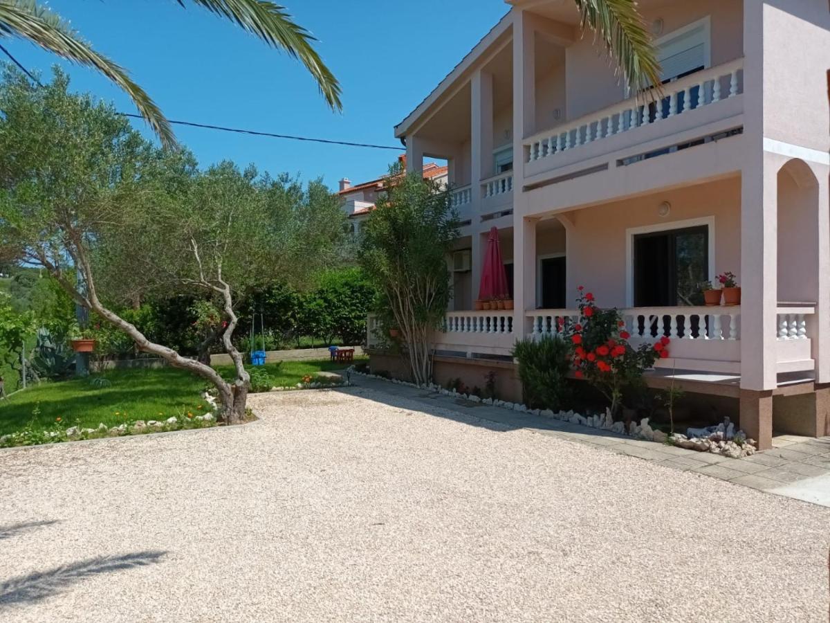 Apartmani Luka Banjol Exterior foto